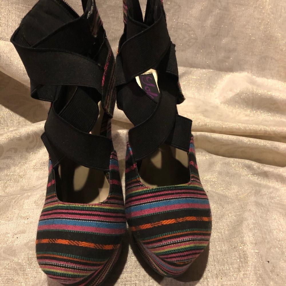 Heels - Picture 3 of 4
